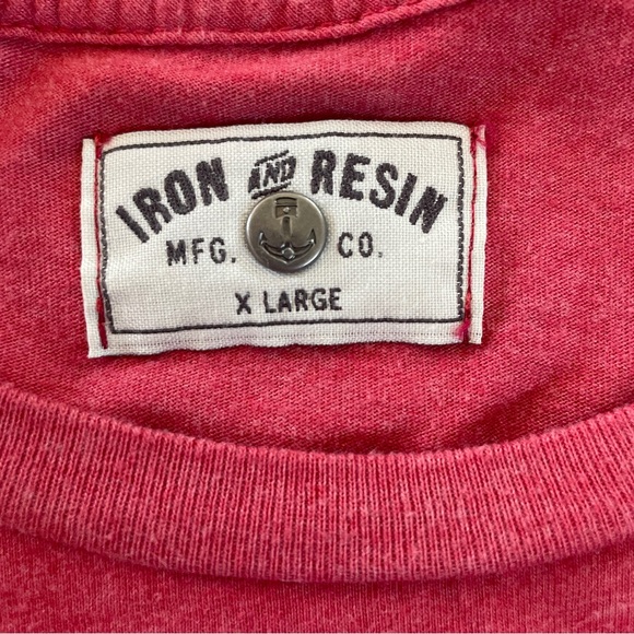 Iron and Resin mens t-shirt XL - Picture 8 of 9